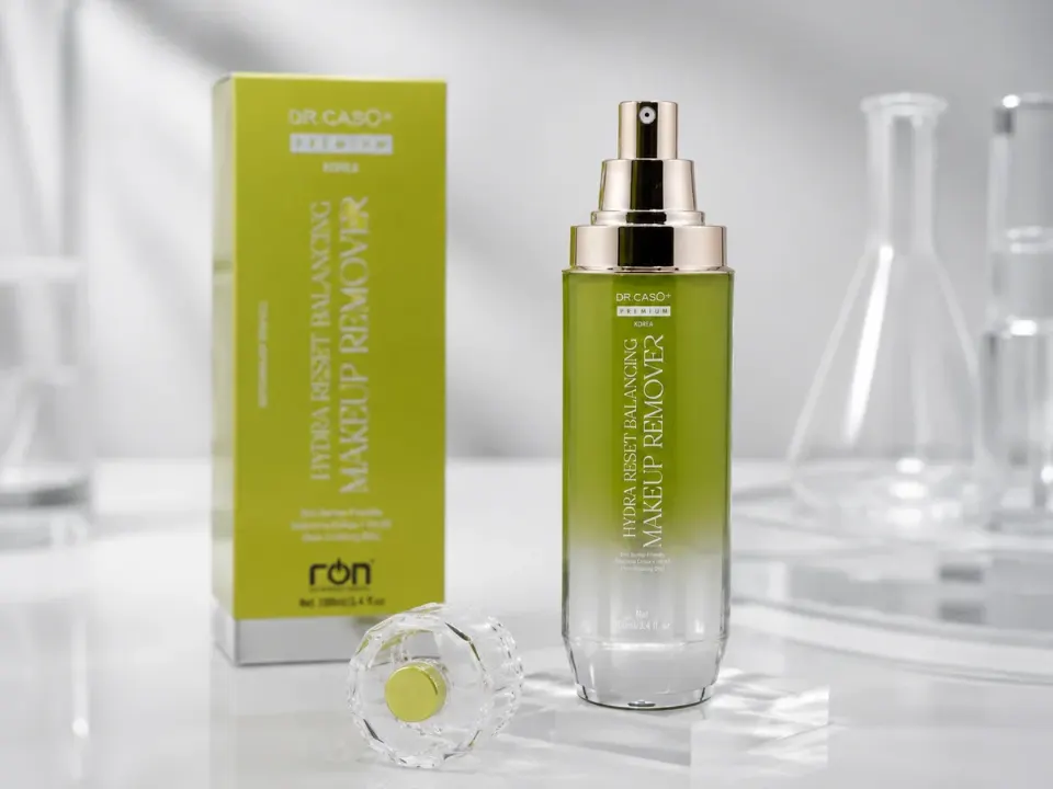 Chai Hydra Reset Balancing Makeup Remover DR.CASO+ PREMIUM mở nắp cạnh hộp